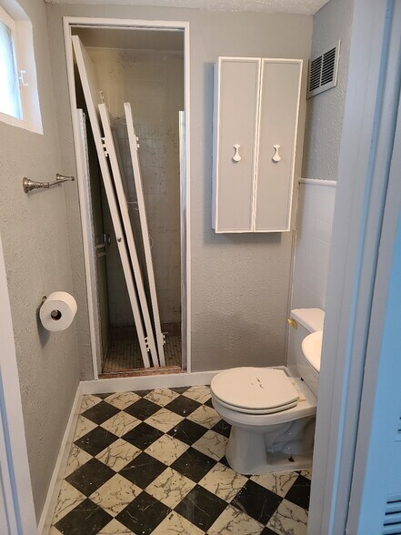 Building Photo - 813 Roosevelt St