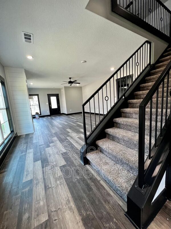 Building Photo - 4101 Stoke Dr