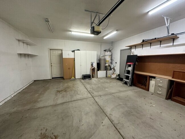 Building Photo - Gem of a rental home in East Davis