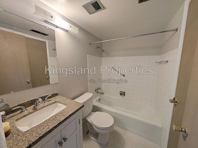 Building Photo - 5353 Walsh St