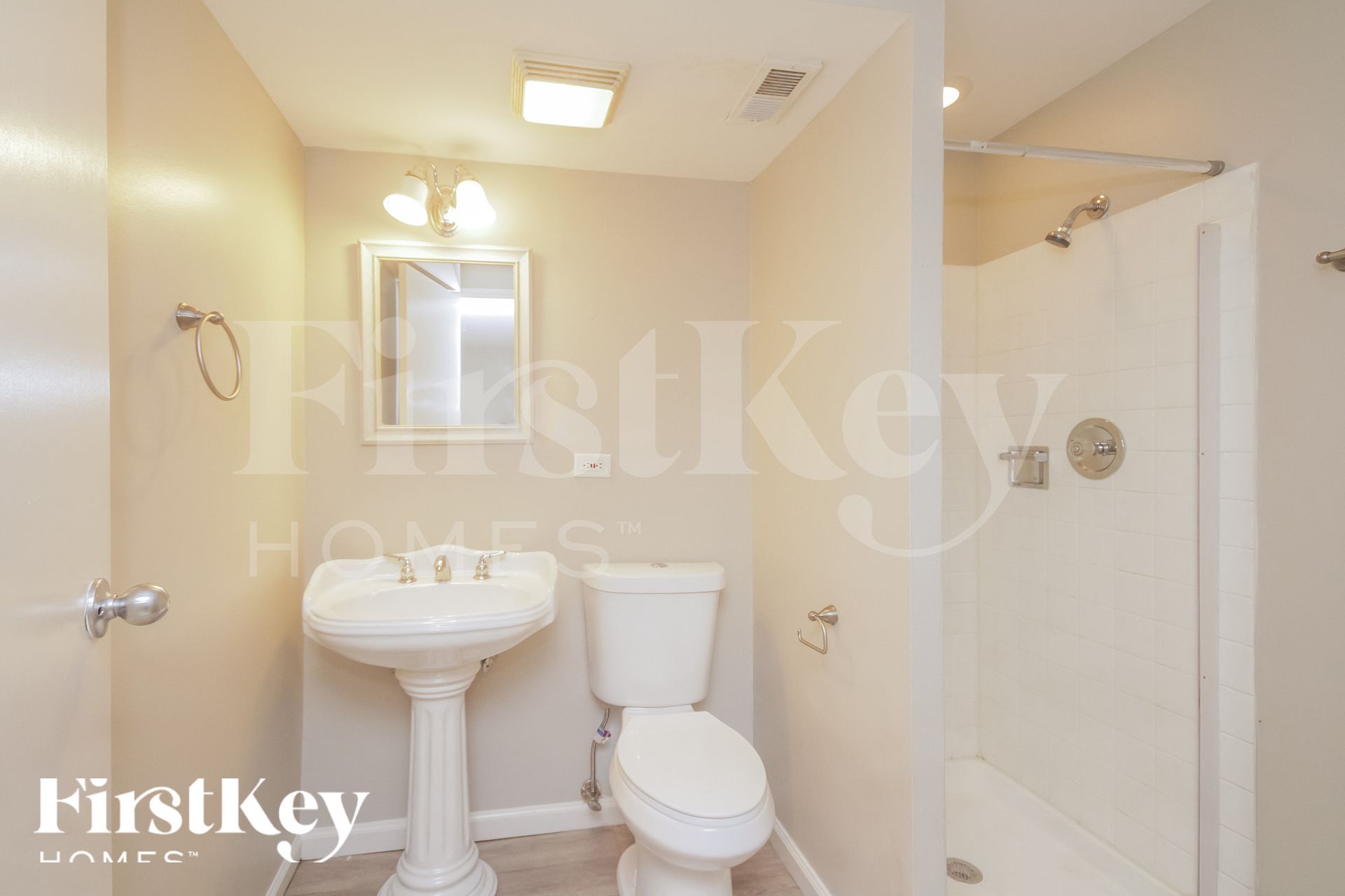 Building Photo - 0N084 Elmwood St