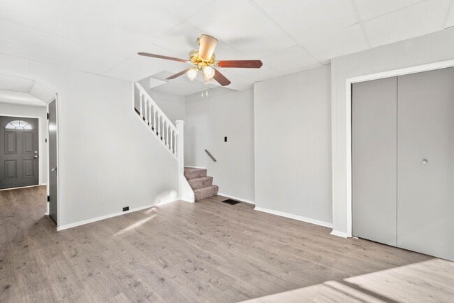 Building Photo - 1713 Realty Ave