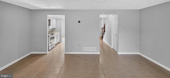 Building Photo - 6556 Pennacook Ct