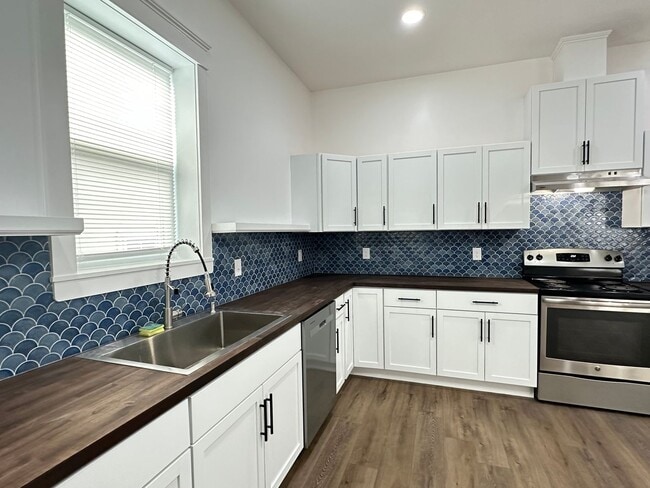 Building Photo - Stunning Newly-Renovated Historic Downtown...