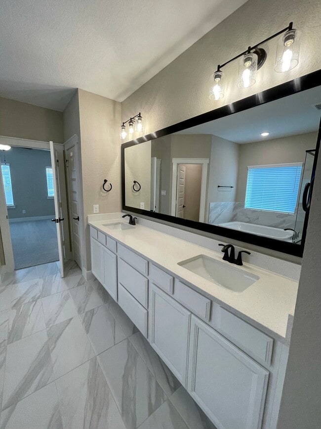 Building Photo - 18607 Courteous Wy