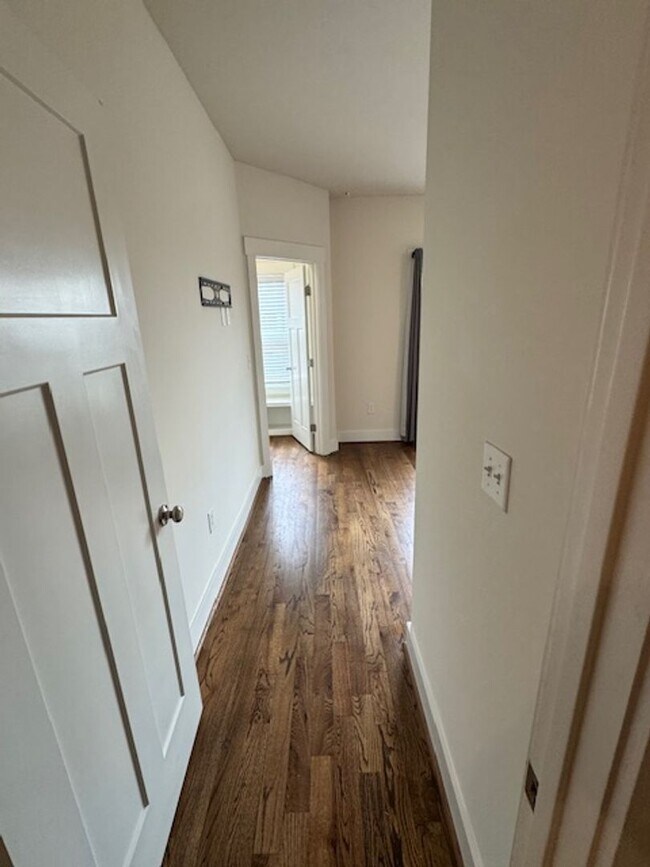 Building Photo - Coming Soon! Nice townhome in convenient East Nashville location!