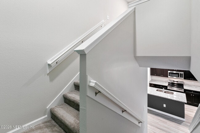 Building Photo - 8822 Eaton Ave