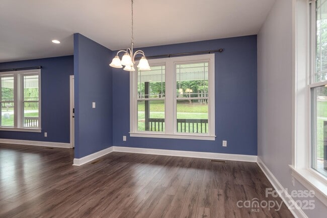 Building Photo - 6835 Ingleside Dr