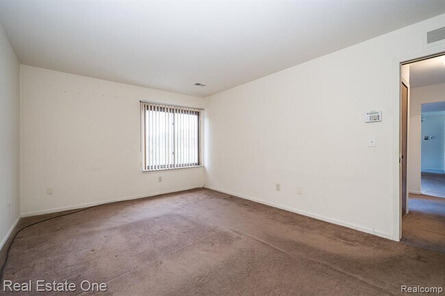 Building Photo - 23788 Village-House Dr N