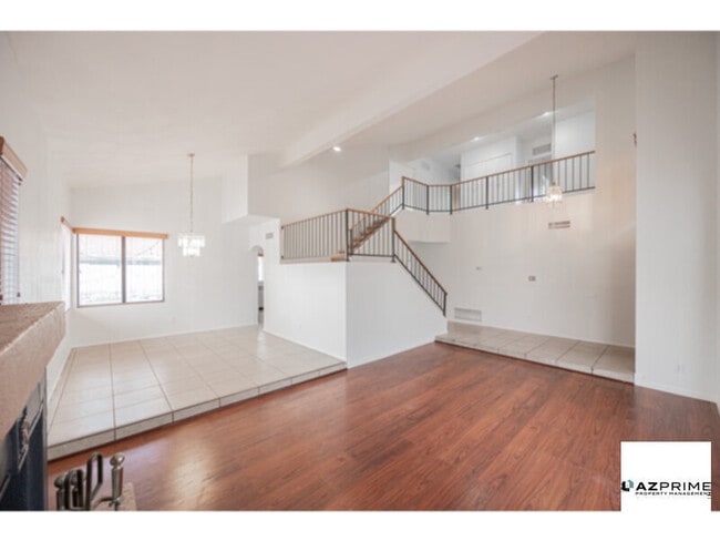 Building Photo - Stylish 5/3 Avondale House - Comfort &amp; Convenience!