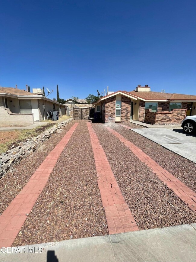 Building Photo - 1516 Greg Powers Dr