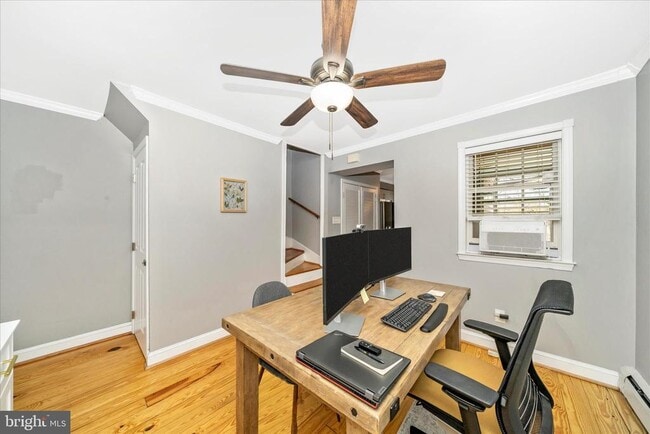 Building Photo - 313 N Market St