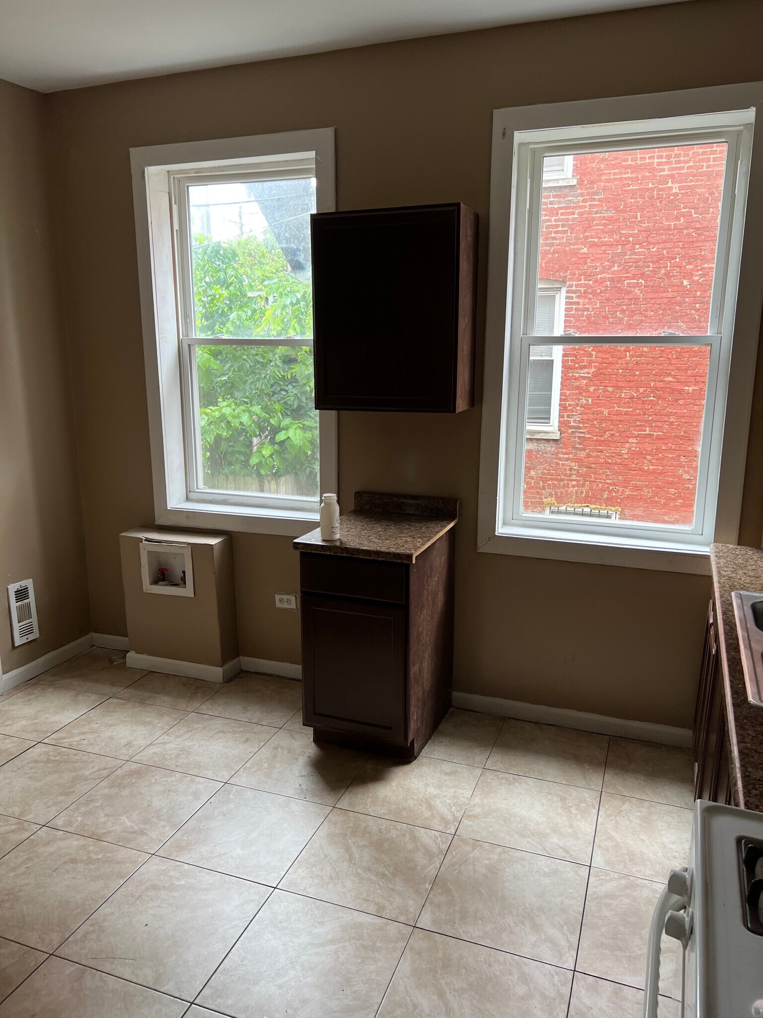 Kitchen - 5625 S Princeton Ave