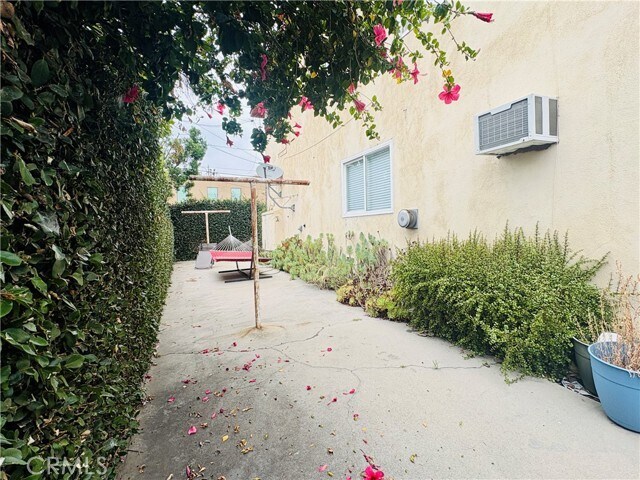 Building Photo - 3522 Garden