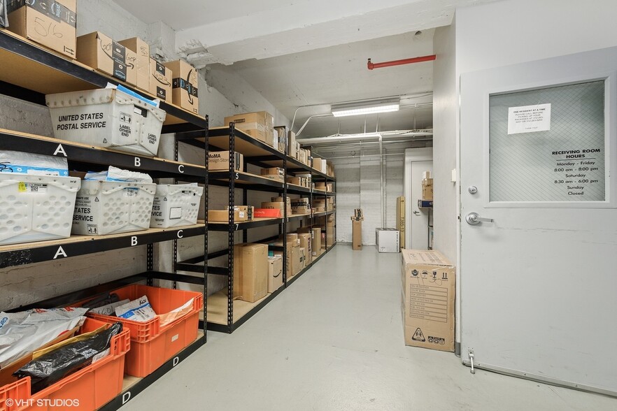 Building Photo - 165 N Canal St