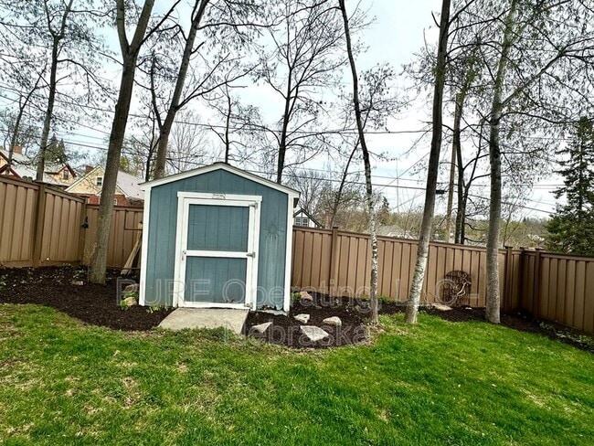 Building Photo - 5120 Franklin St