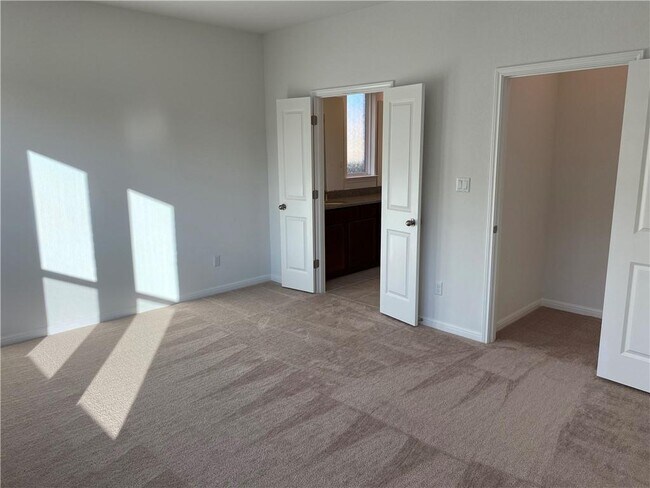 Building Photo - 3341 Charade Dr