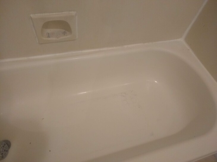 full bath - 10158 Azrok Ave
