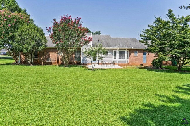 Building Photo - 106 N Hiley Ct