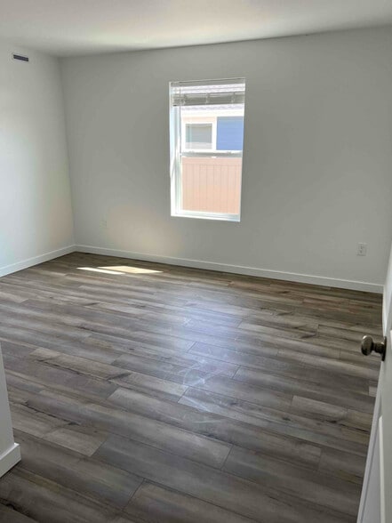 Building Photo - 18448 Feather Top