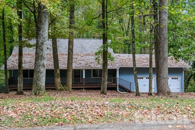 Building Photo - 373 England Pl