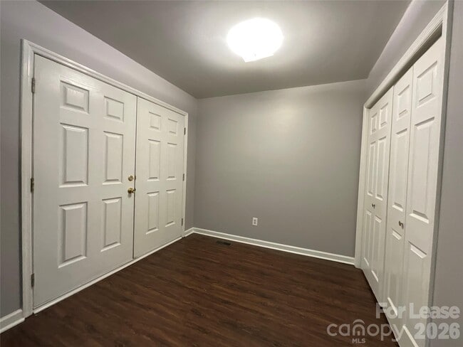 Building Photo - 206 W 15th St