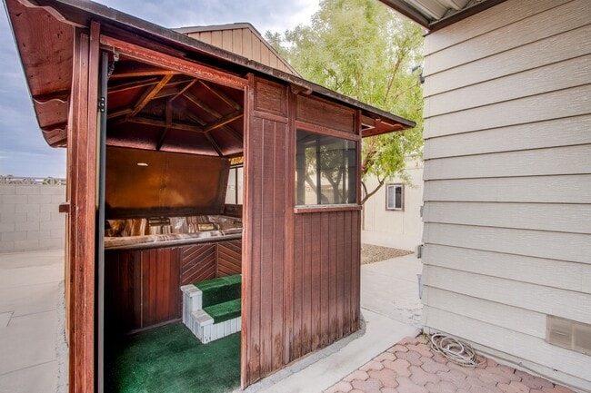 Building Photo - 55+ community 2 bed 2 bath