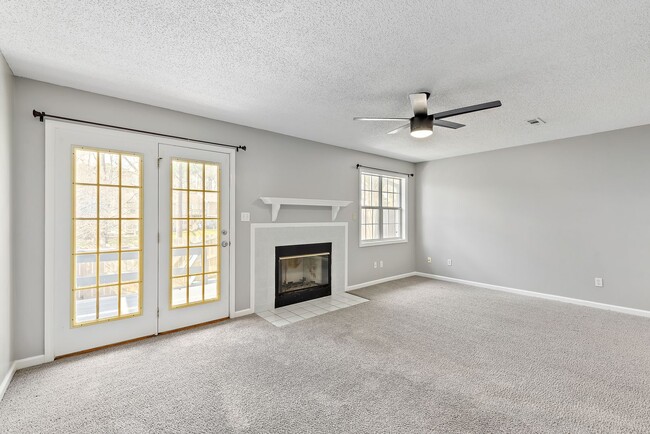 Building Photo - Available NOW-105 Pineridge Drive