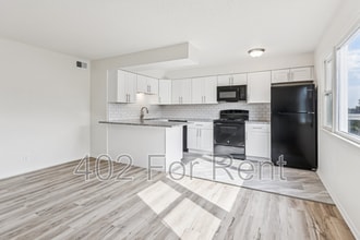 Building Photo - 1056 S 29th St