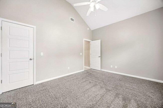 Building Photo - 326 Gary Cir