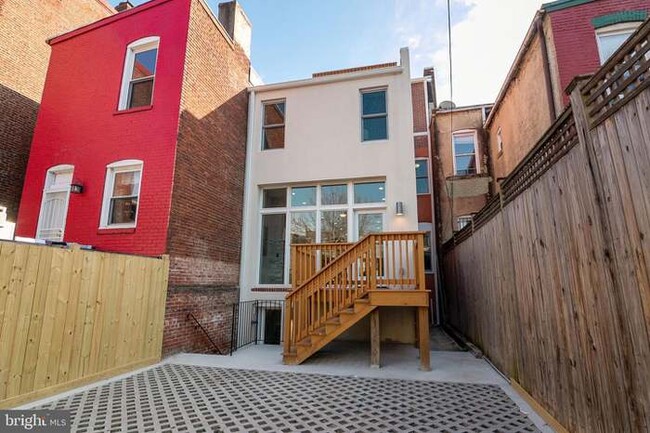 Back View - 937 R St NW