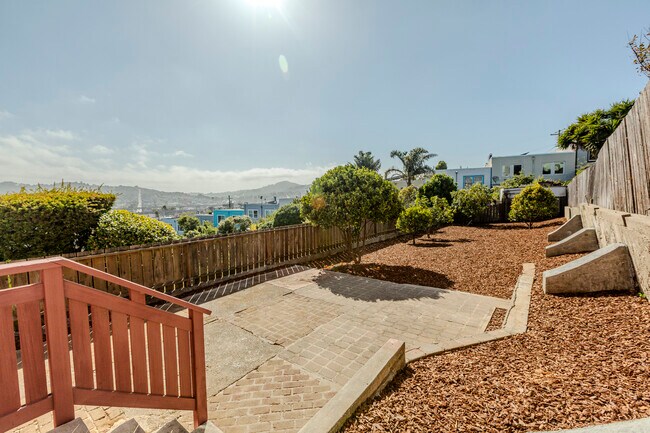 Primary Photo - 316 Bridgeview Dr