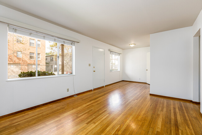 Living room and dining room - 3800 Shafter Ave