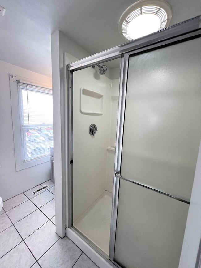 Building Photo - 143 William St