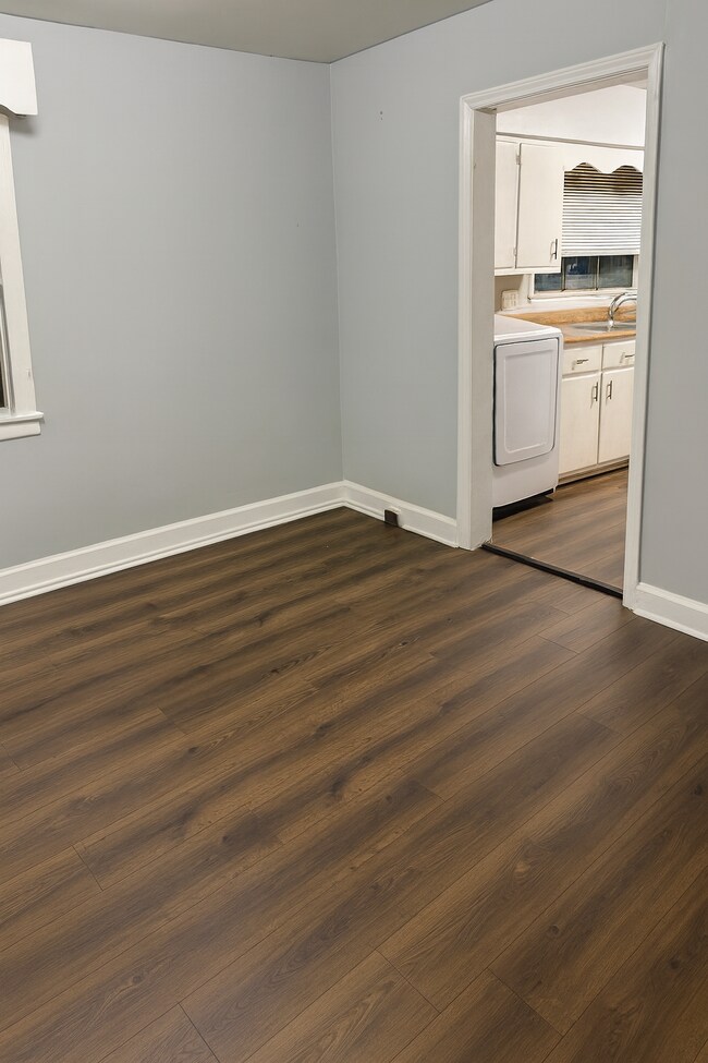 Building Photo - 290 Clisby Pl