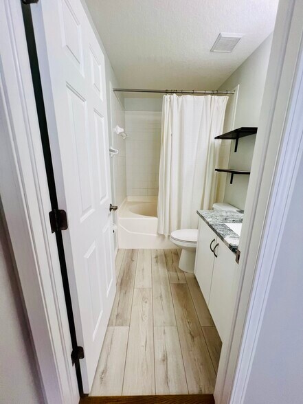Building Photo - 3857 Island Way