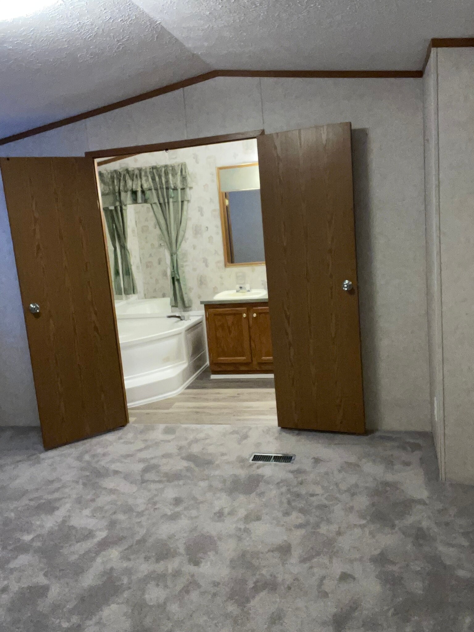 Master Bedroom - 24616 Crowe Rd