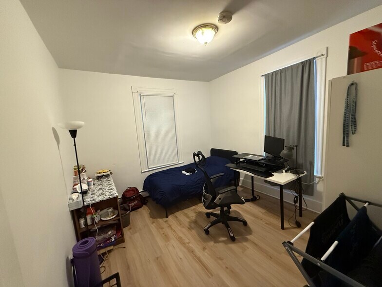 Building Photo - 52 Portsmouth St