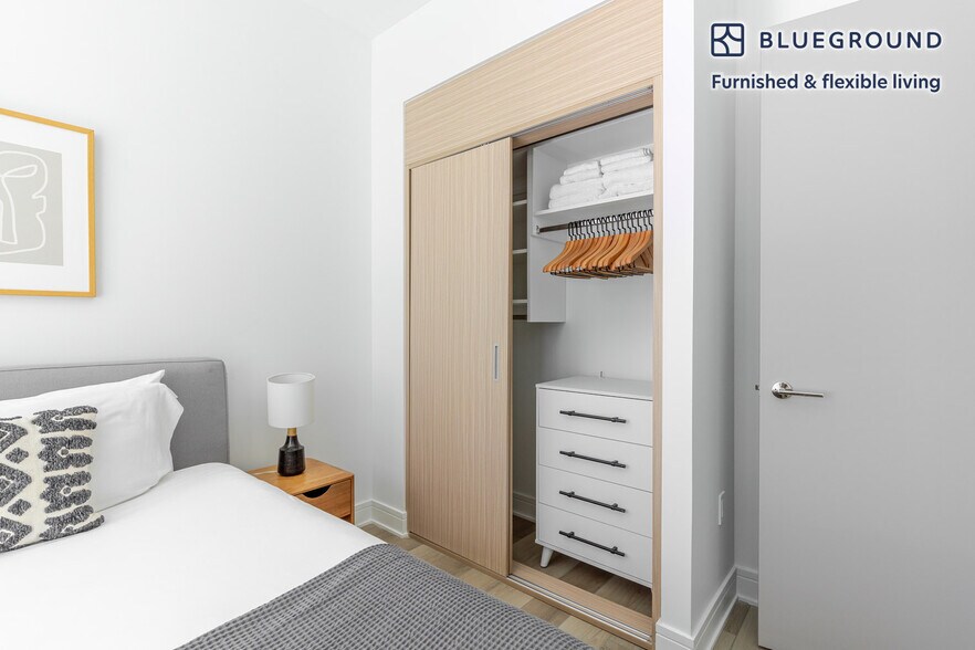 Building Photo - 240 3rd Ave