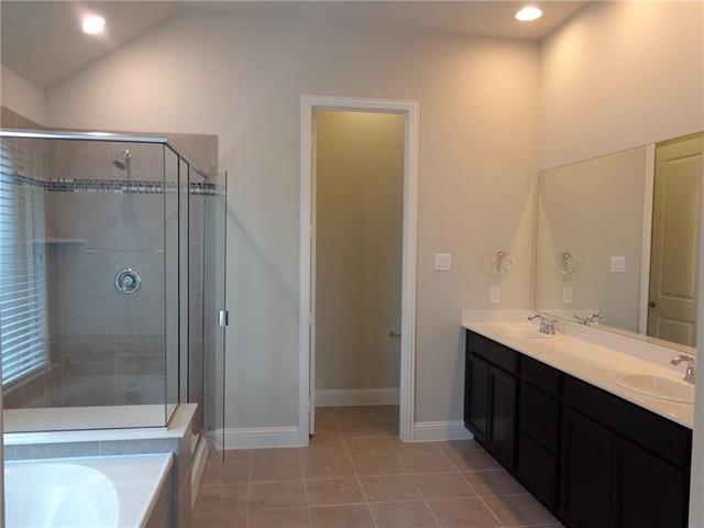 Building Photo - 5105 Rosewood Ln