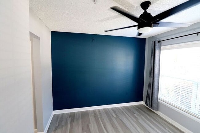 Building Photo - Newly renovated first floor condo! 2 bedrooms