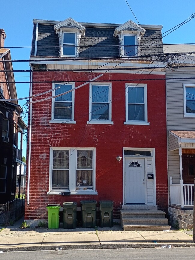 Building Photo - 1129 Lehman St