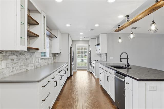 Building Photo - 726 Laramie Dr