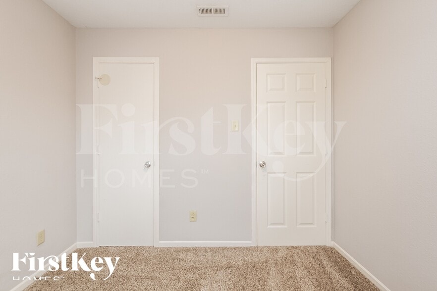 Building Photo - 11325 Arches Dr