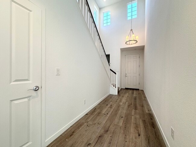 Building Photo - 1008 Oakbriar Cir