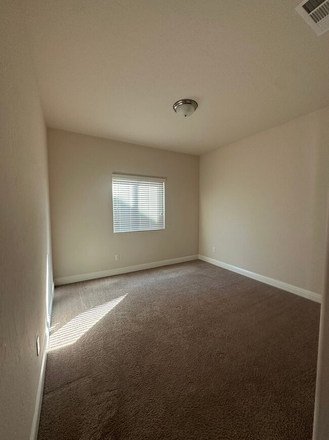 Building Photo - Must see this immaculate home!!!