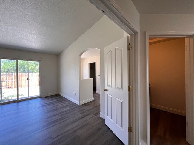 Building Photo - Nice 3 Bedroom home in Fallon, NV