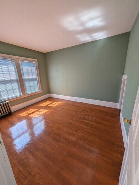 Building Photo - 10 Reservoir St