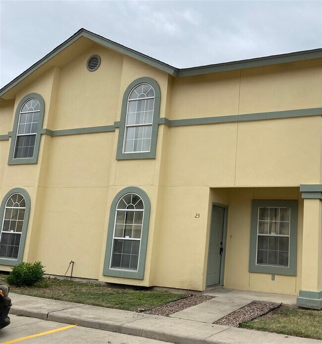 Primary Photo - 1000 Ranchway Dr