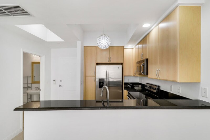 Building Photo - 801 S Olive Ave